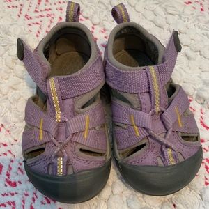Infant/Toddler size 5 Keen sandals